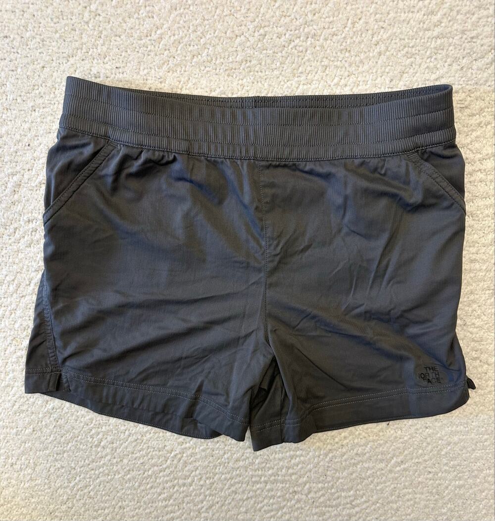 The North Face Girls Hiking Shorts Size XL